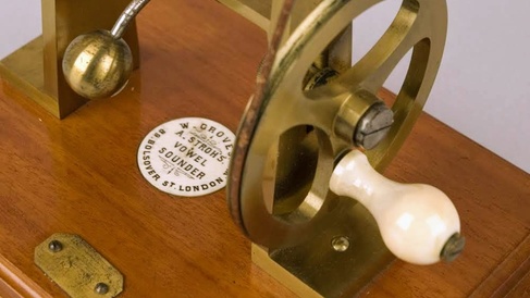 Detail of automatic phonograph