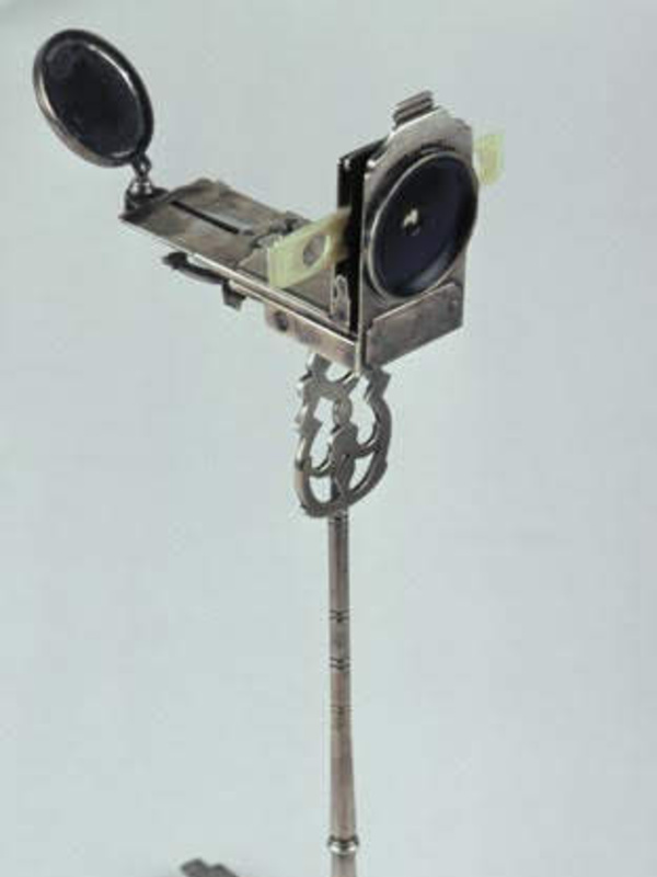 Pocket microscope assembled.