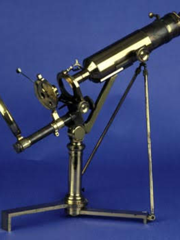 Achromatic microscope