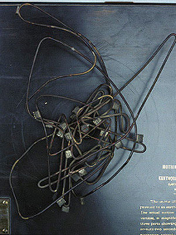 Close-up of the middle wire of the earthquake model