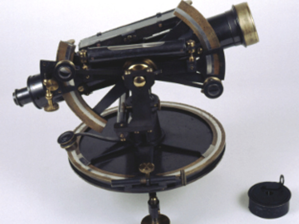 Everest theodolite, by Troughton and Simms