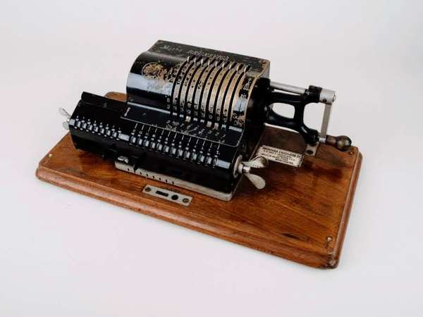 Brunsviga calculating device