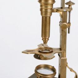 Detail of side-pillar microscope